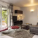 Maison Lavaud Guest house 4*